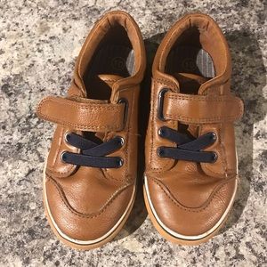 Cat and Jack brown shoes